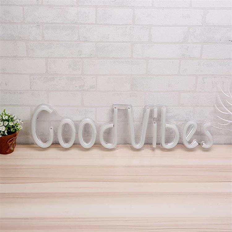 Neon Schild „dream – Good Vibes“  50 x 12,5cm